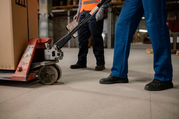 Understanding the benefits of industrial floor cleaning machines for your business